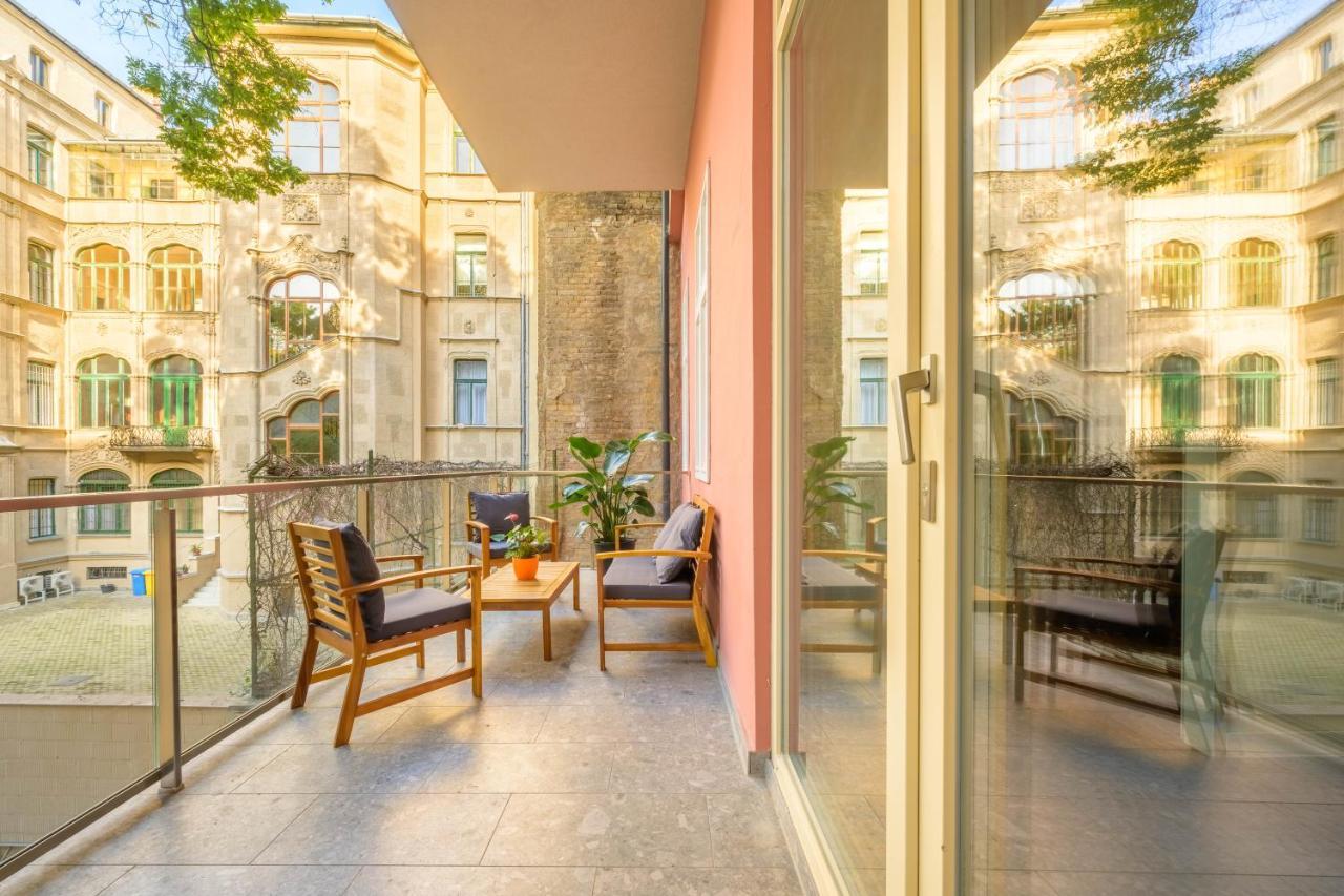 Best Seasons La Famiglia Budapešť Exteriér fotografie