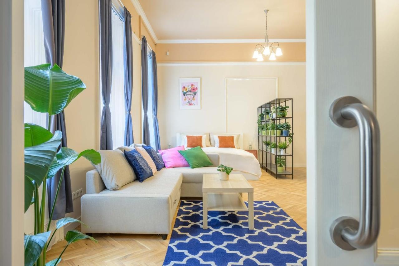 Best Seasons La Famiglia Budapešť Exteriér fotografie