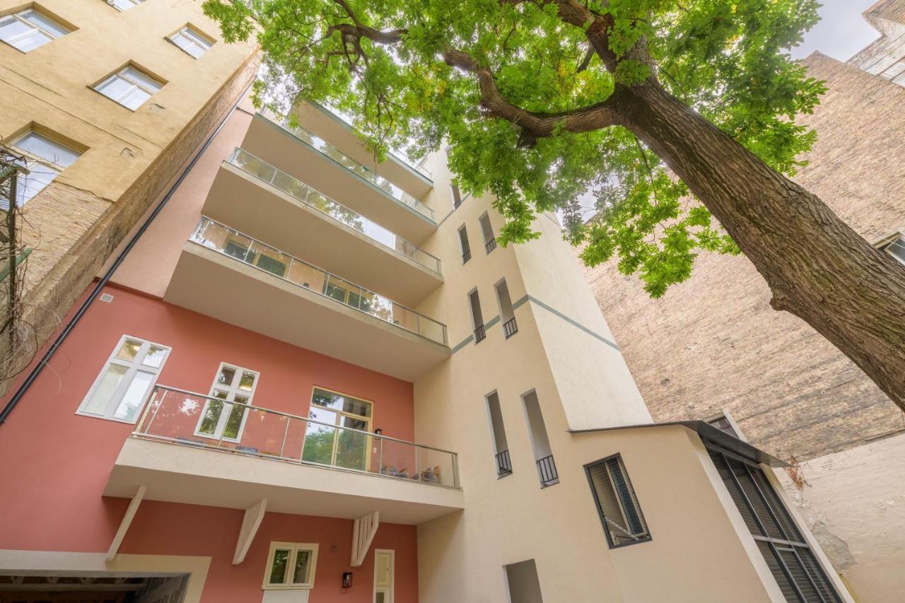 Best Seasons La Famiglia Budapešť Exteriér fotografie