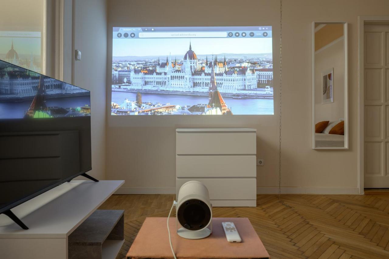 Best Seasons La Famiglia Budapešť Exteriér fotografie