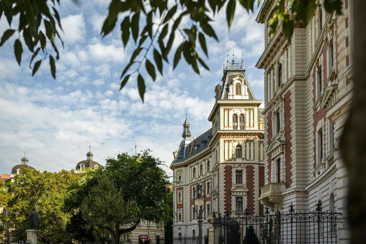 Best Seasons La Famiglia Budapešť Exteriér fotografie